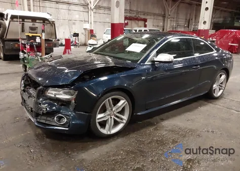 2010 Audi S5 4.2 Premium Plus from USA, damaged, VIN WAUVVAFR0AA035620